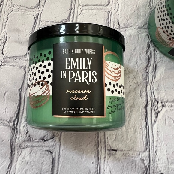 NEW BATH & BODY WORKS EMILY IN PARIS BUNDLE OF CANDLES - Picture 3 of 4